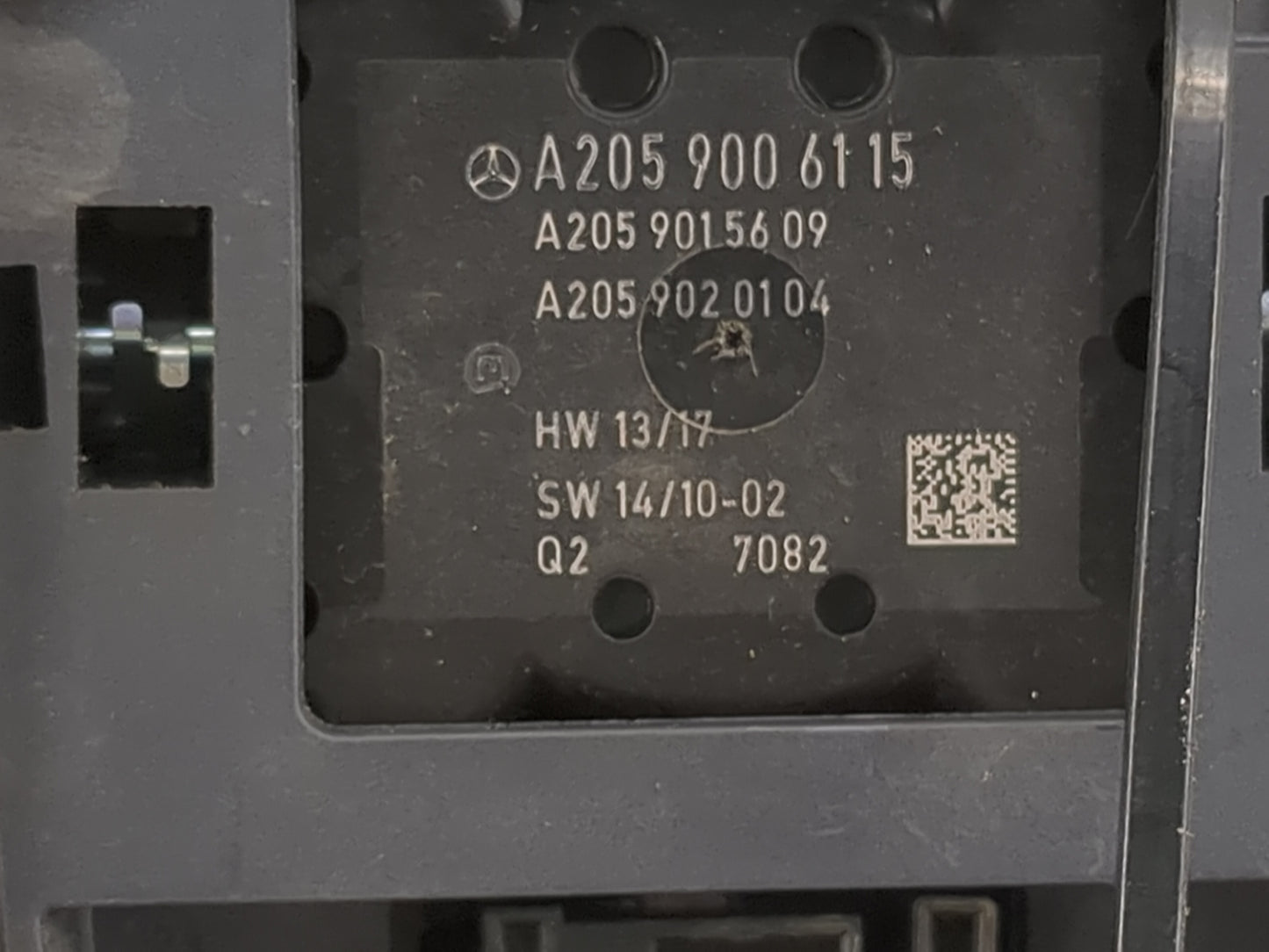 2016-2018 Mercedes-benz C300 Radio Control Panel 1456093 - Oemusedautoparts1.com