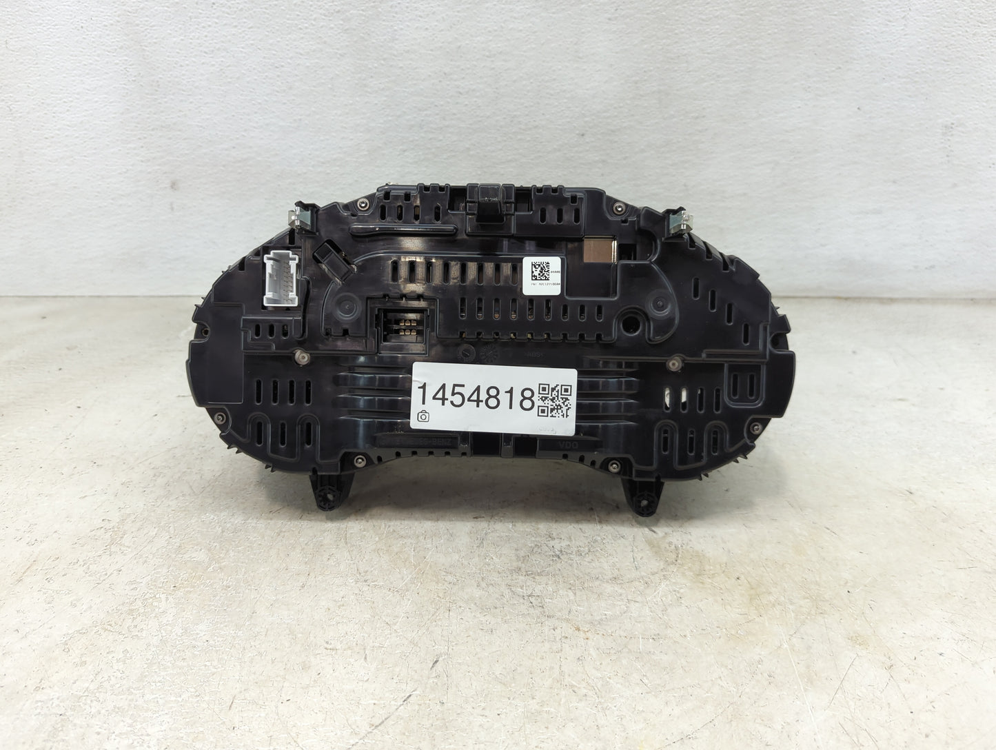 2017 Mercedes-Benz Glc300 Instrument Cluster Speedometer Gauges P/N:A 205 900 90 29 Miles: Fits OEM Used Auto Parts - Oemuse