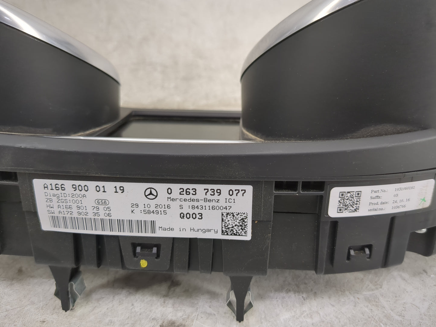 2017 Mercedes-Benz Gls450 Instrument Cluster Speedometer Gauges P/N:0 263 739 077 A166 900 01 19 Miles: Fits OEM Used Auto P