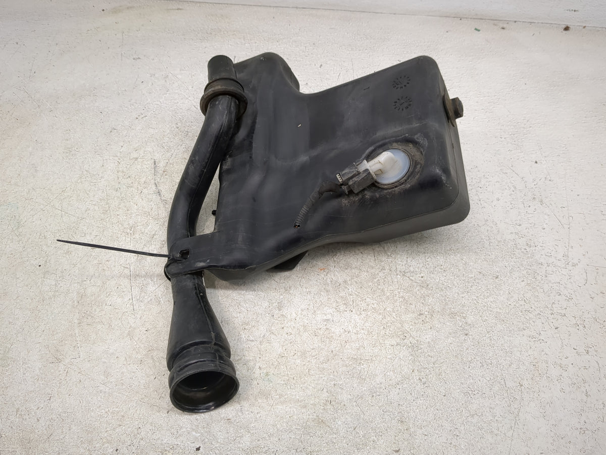 2016 Mercedes-benz Metris Windshield Washer Fluid Reservoir Bottle Oem 1427520 - Oemusedautoparts1.com