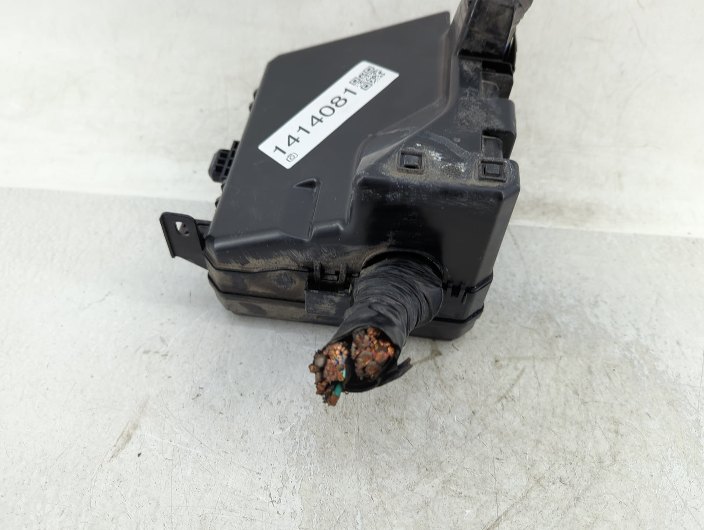 2016-2017 Mitsubishi Lancer Fusebox Fuse Box Panel Relay Module Fits Fits 2012 2013 2014 2015 2016 2017 OEM Used Auto Parts