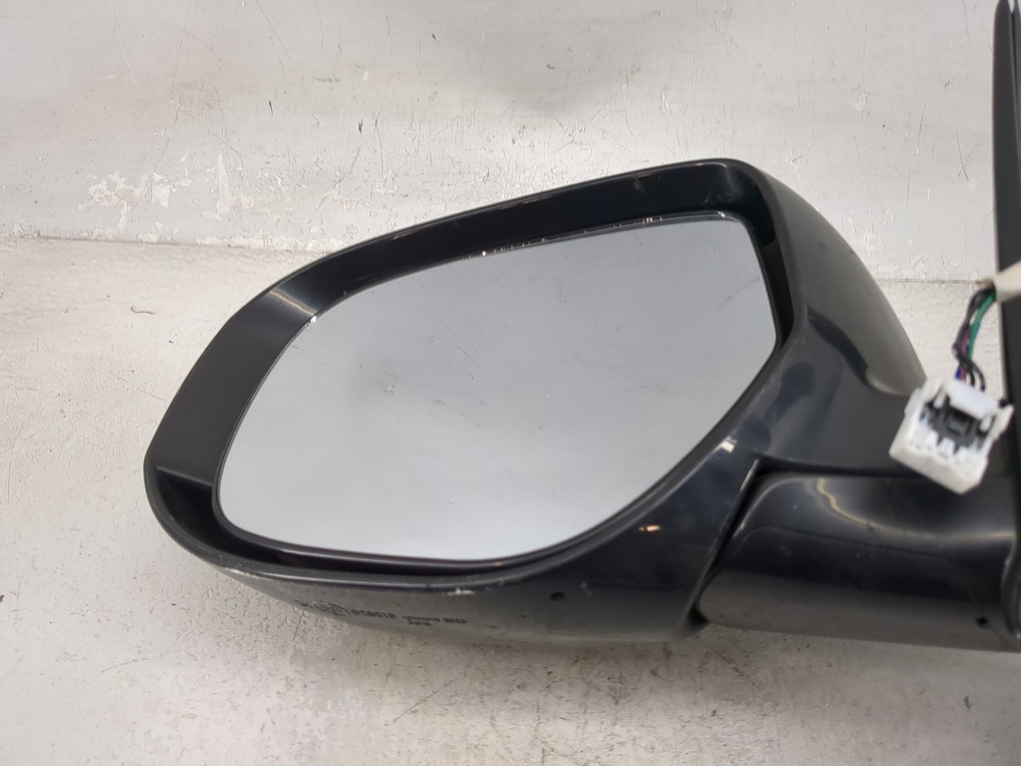 2017 Mitsubishi Outlander Driver Side View Mirror - Left Door Mirror OEM Used - Oemusedautoparts1.com