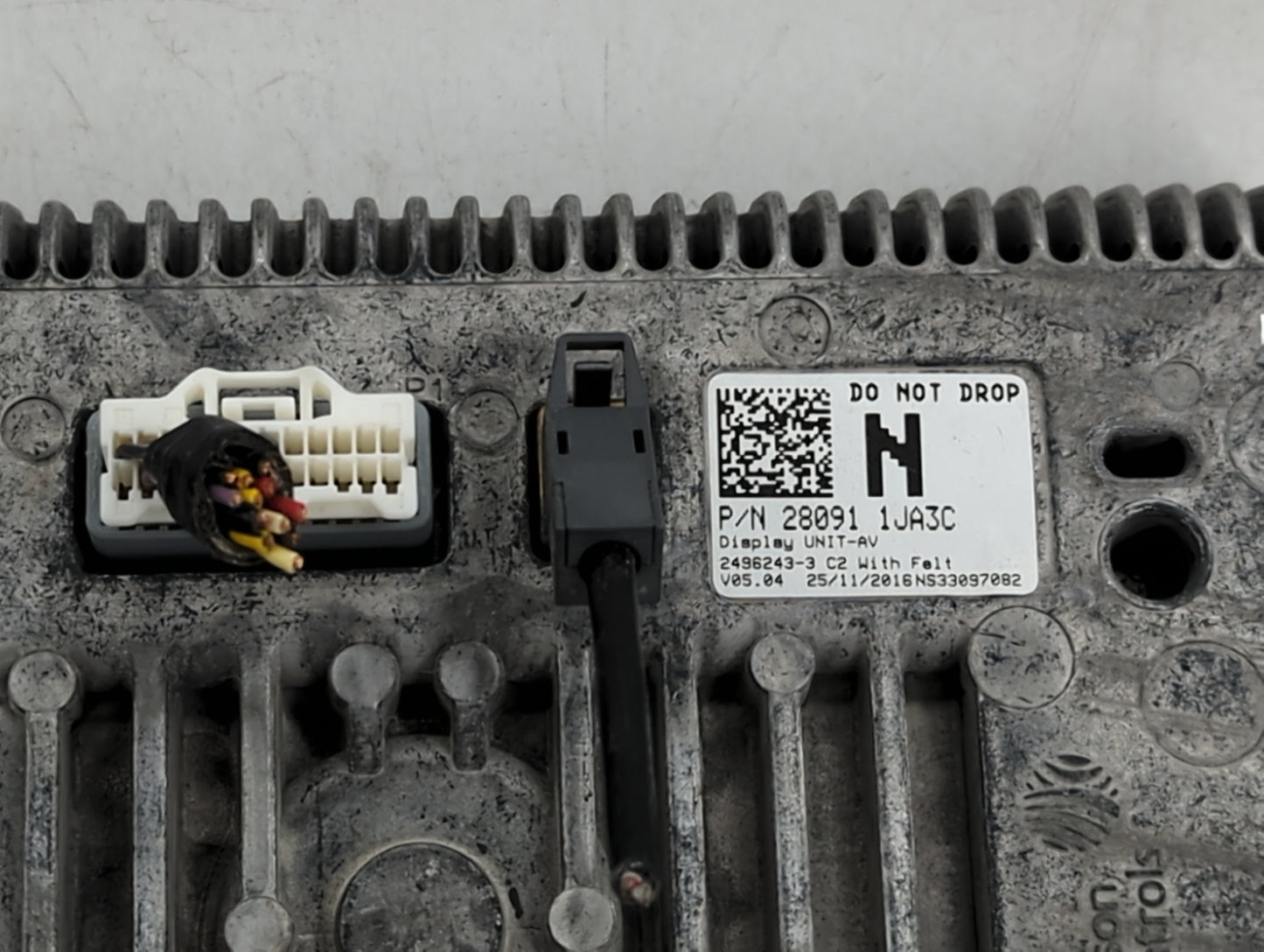 2017-2017 Nissan Armada Information Display Screen - Oemusedautoparts1.com