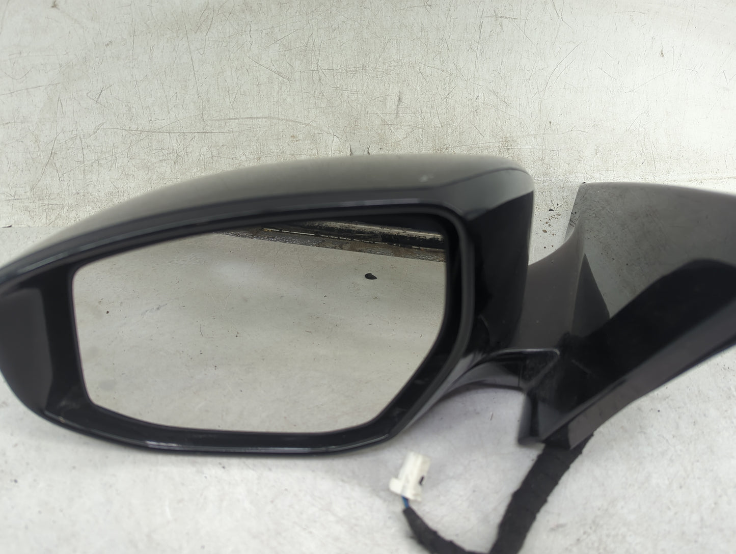 2016-2020 Nissan Maxima Driver Side View Mirror - Left Door Mirror OEM Used - Oemusedautoparts1.com