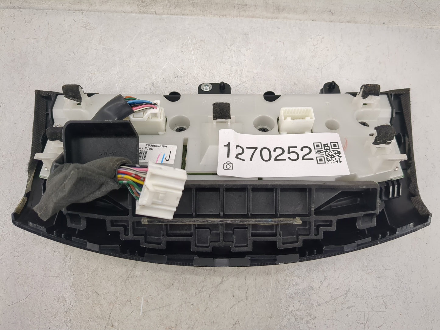 2017-2020 Nissan Pathfinder Radio AM FM Cd Player Receiver Replacement Fits Fits 2017 2018 2019 2020 OEM Used Auto Parts - O