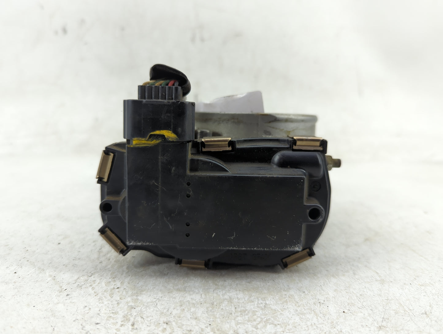 2017-2020 Nissan Pathfinder Throttle Body Fits Fits 2016 2017 2018 2019 2020 OEM Used Auto Parts - Oemusedautoparts1.com