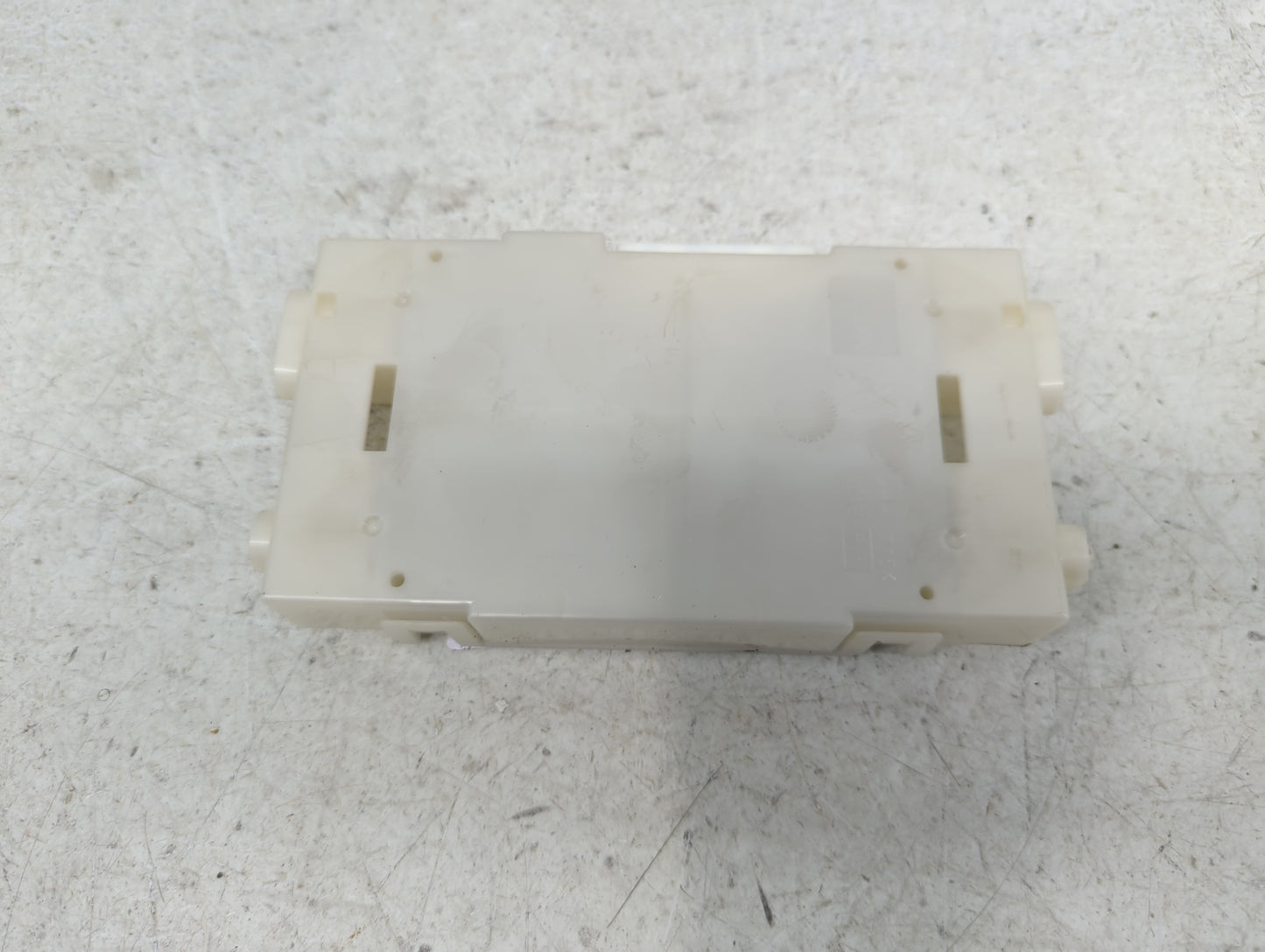 2017-2017 Nissan Pathfinder Temperature Control Module 27760 9pj6a - Oemusedautoparts1.com