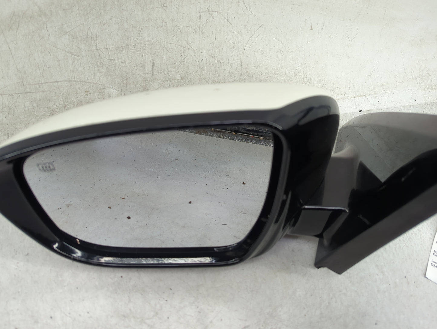 2017 Nissan Pathfinder Driver Side View Mirror - Left Door Mirror OEM Used - Oemusedautoparts1.com