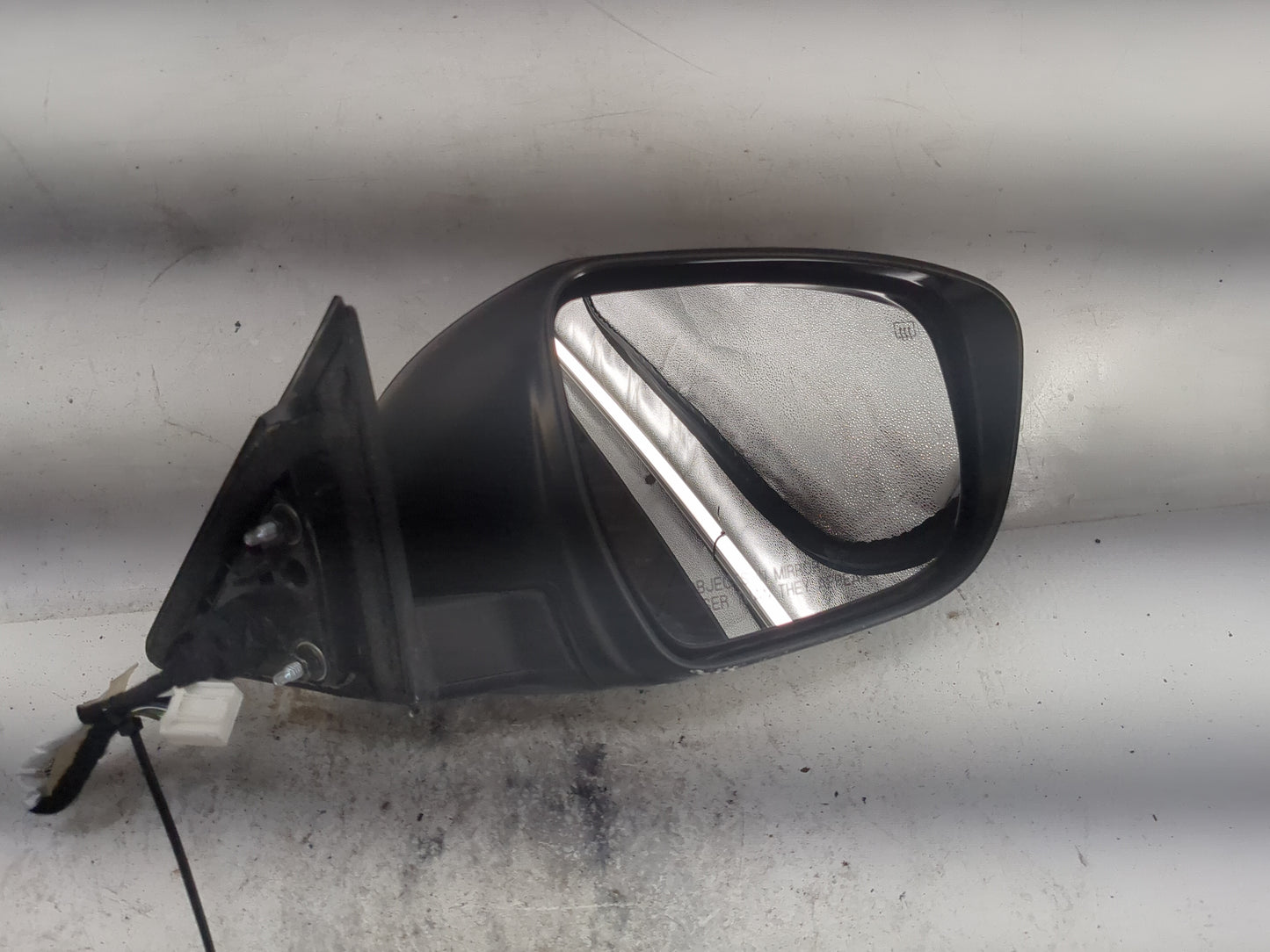 2017-2020 Nissan Rogue Passenger Side View Mirror - Right Door Mirror OEM Used - Oemusedautoparts1.com