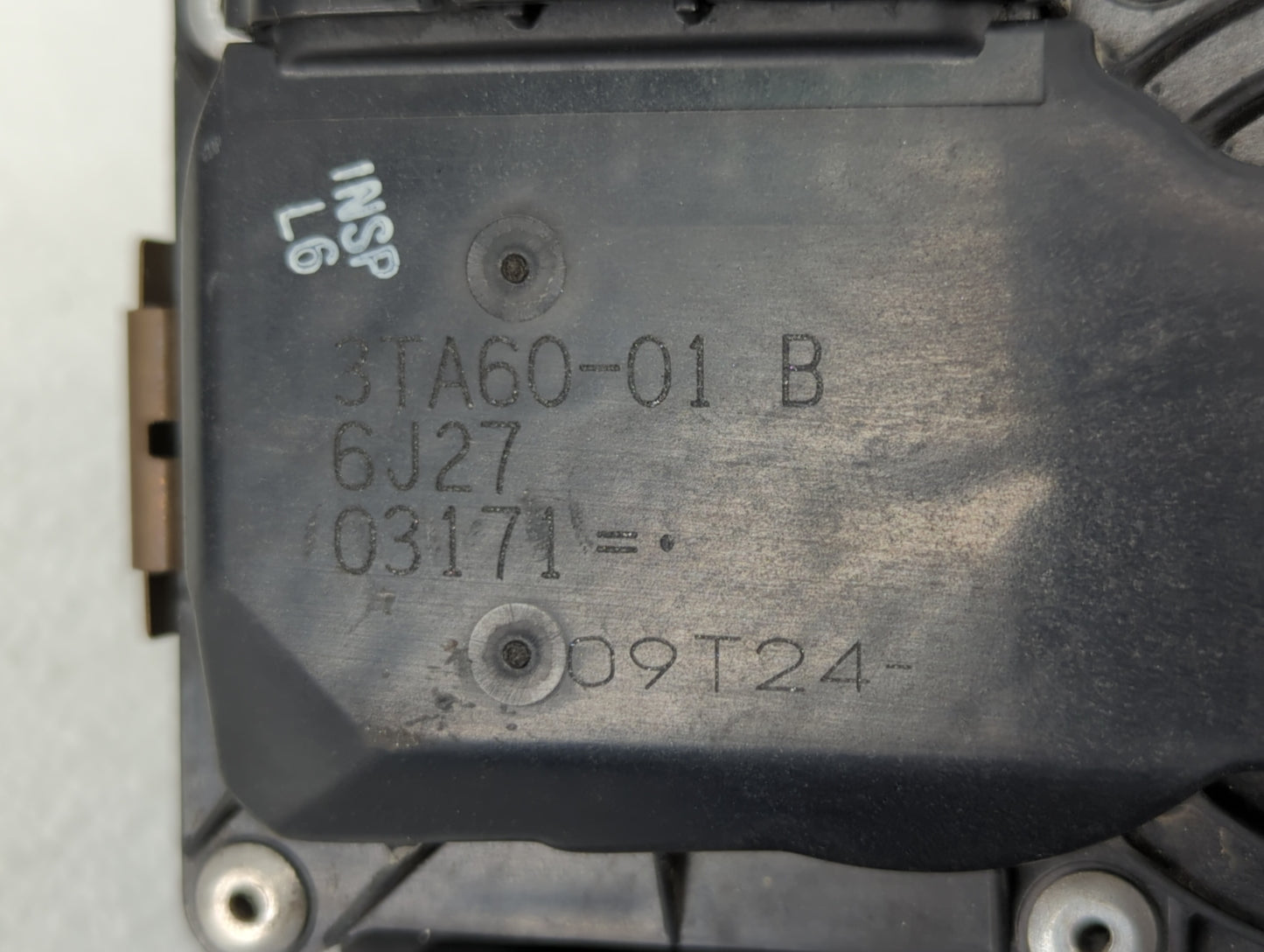 2014-2019 Nissan Rogue Throttle Body P/N:3TA60-01 C 3TA60-01 B, 3TA60-01 A Fits Fits 2013 2014 2015 2016 2017 2018 2019 OEM