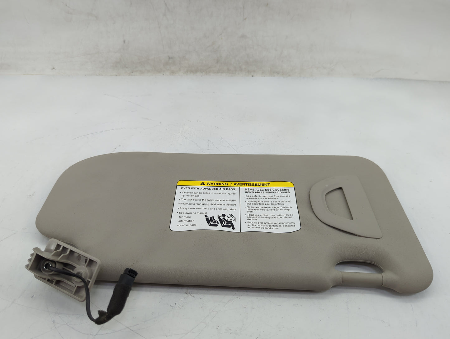 2017-2018 Nissan Rogue Sport Sun Visor Shade Replacement Driver Left Mirror Fits Fits 2017 2018 OEM Used Auto Parts - Oemuse