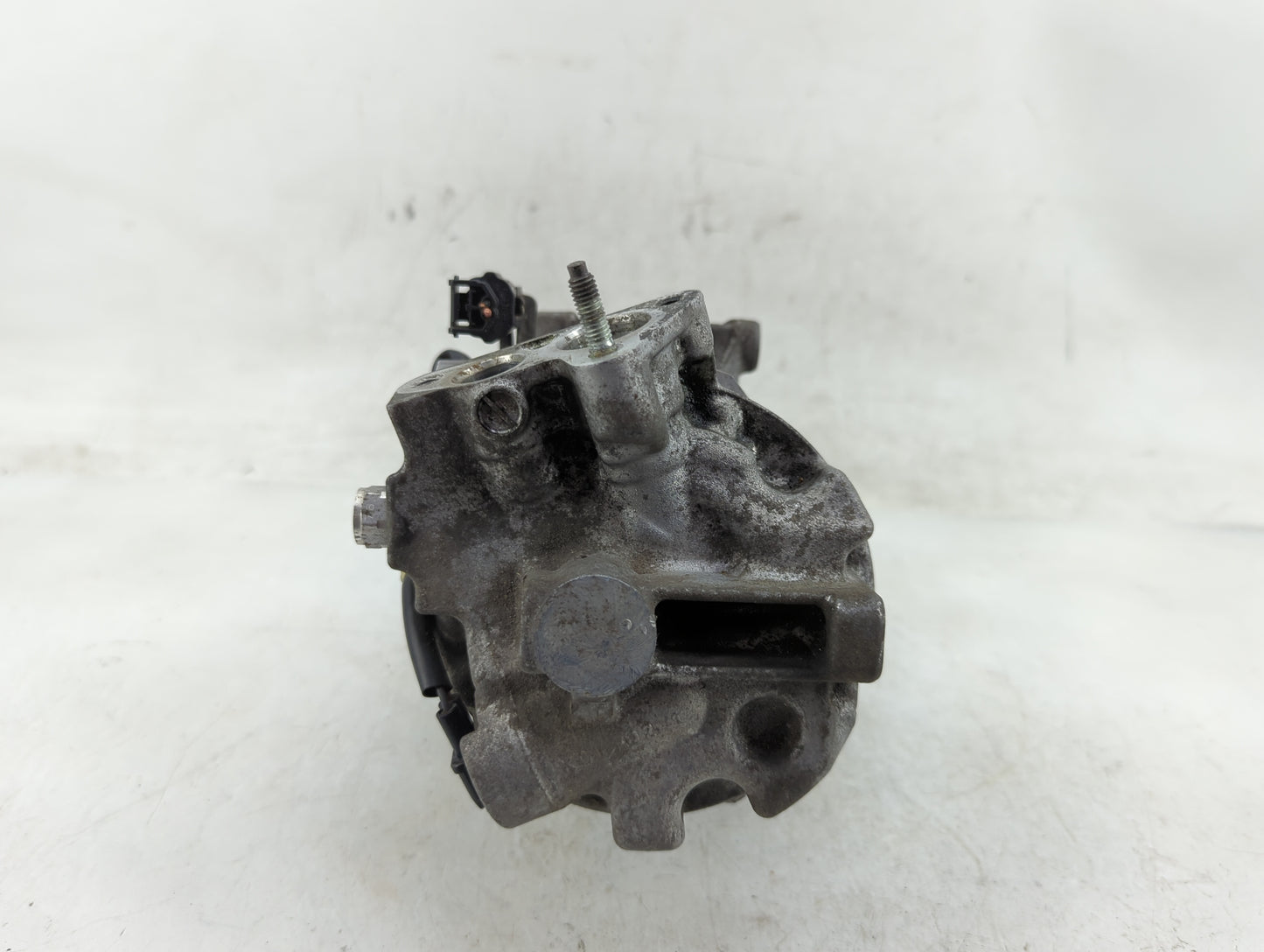 2017-2018 Nissan Rogue Sport Air Conditioning A/c Ac Compressor Oem - Oemusedautoparts1.com