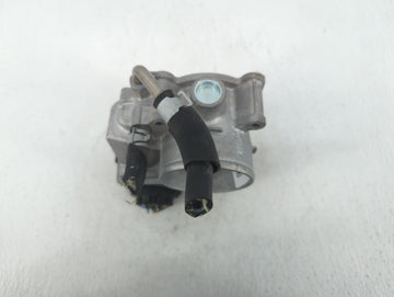 2017-2018 Nissan Rogue Sport Throttle Body P/N:4BA60-01 E Fits Fits 2017 2018 OEM Used Auto Parts