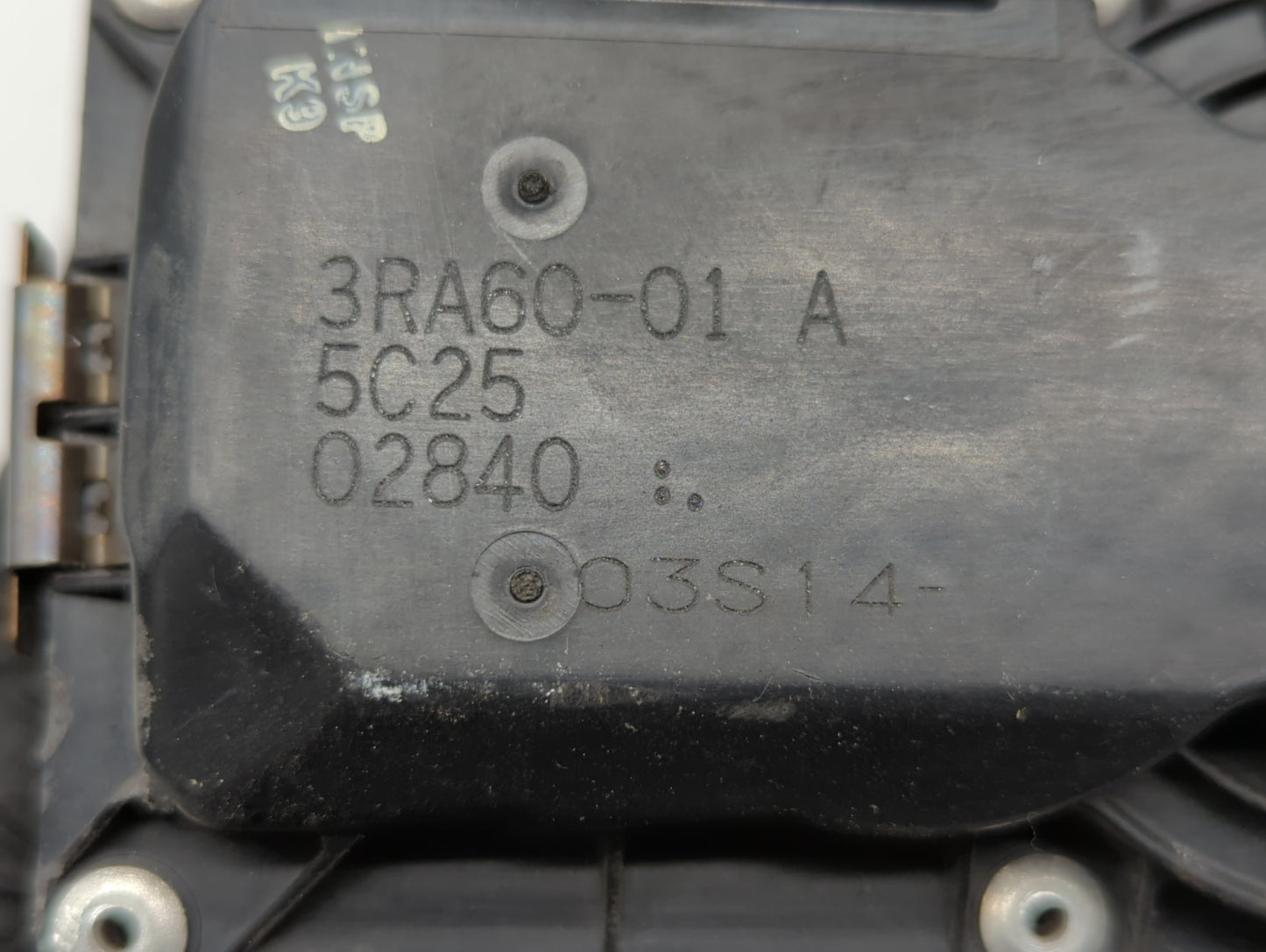 2013-2019 Nissan Sentra Throttle Body P/N:3RA60-01 C 3RA60-01 E, 3RA60-01 D Fits Fits 2013 2014 2015 2016 2017 2018 2019 OEM