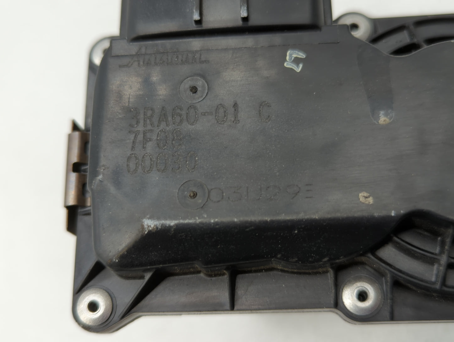 2013-2019 Nissan Sentra Throttle Body P/N:3RA60-01 C 3RA60-01 E, 3RA60-01 D Fits Fits 2013 2014 2015 2016 2017 2018 2019 OEM
