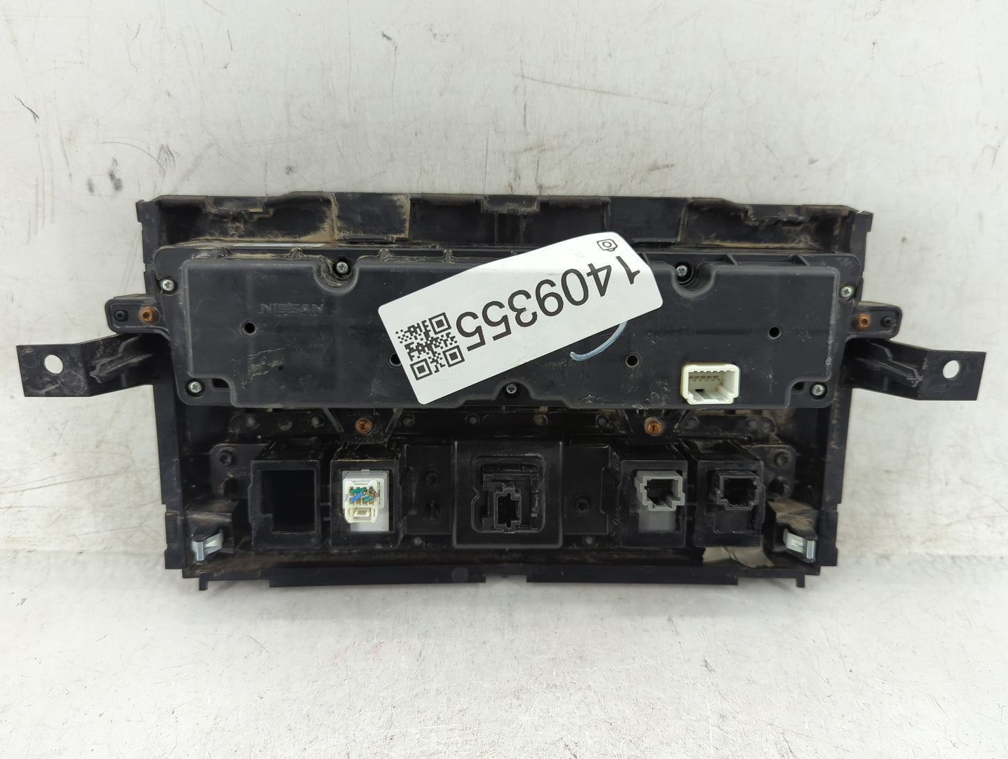 2016-2022 Nissan Titan Climate Control Module Temperature AC/Heater Replacement P/N:27500-EZ20B Fits OEM Used Auto Parts - O