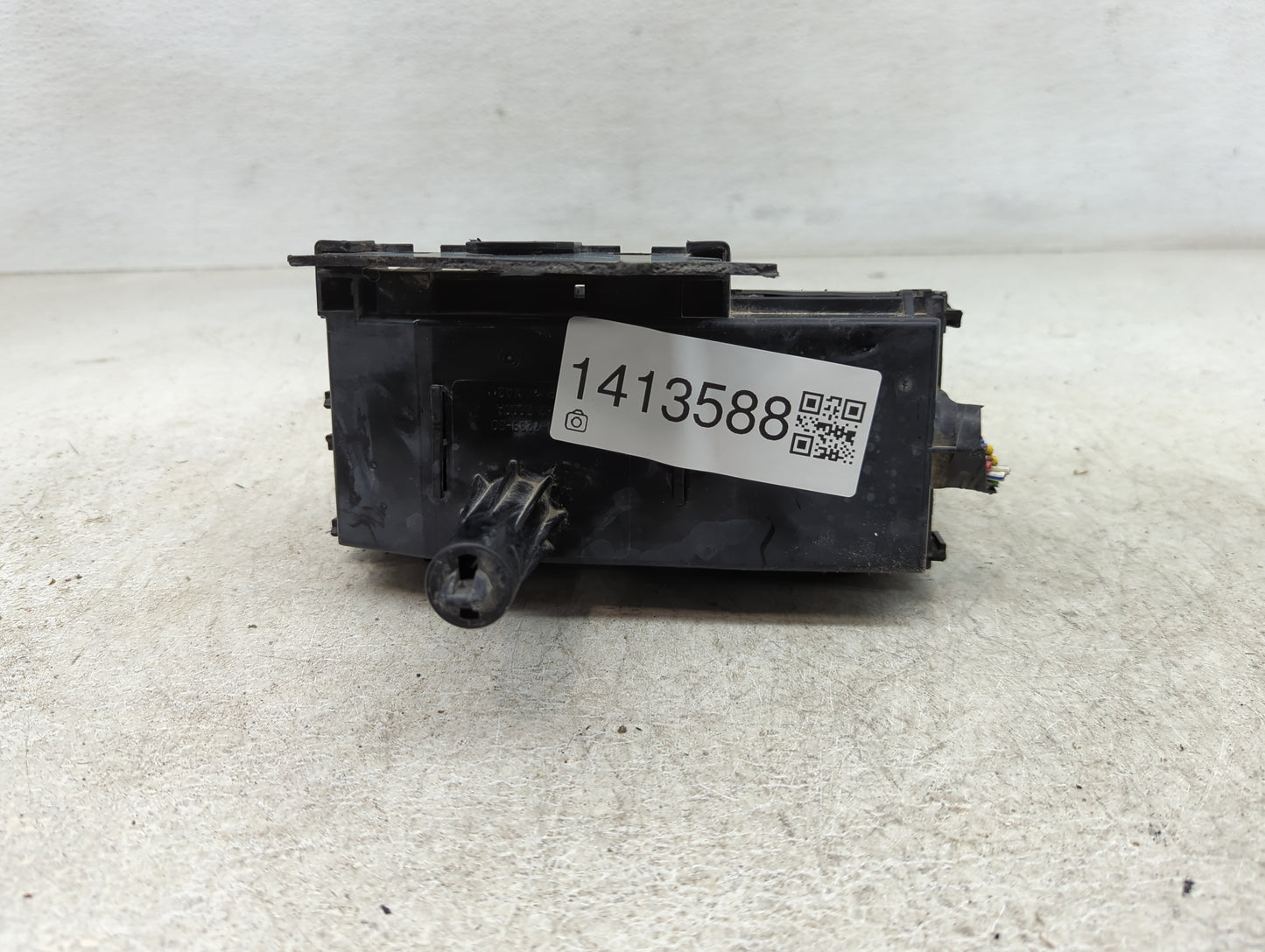 2016-2022 Nissan Titan Fusebox Fuse Box Panel Relay Module P/N:24382 EZ00B Fits Fits 2016 2017 2018 2019 2020 2021 2022 OEM