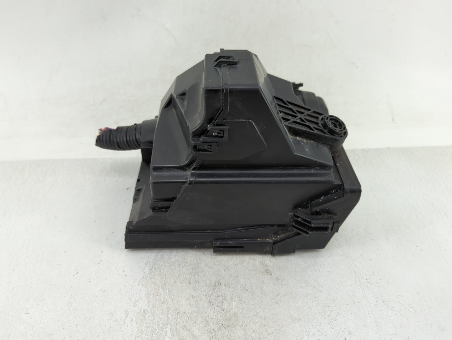 2013-2019 Nissan Versa Fusebox Fuse Box Panel Relay Module Fits Fits 2013 2014 2015 2016 2017 2018 2019 OEM Used Auto Parts