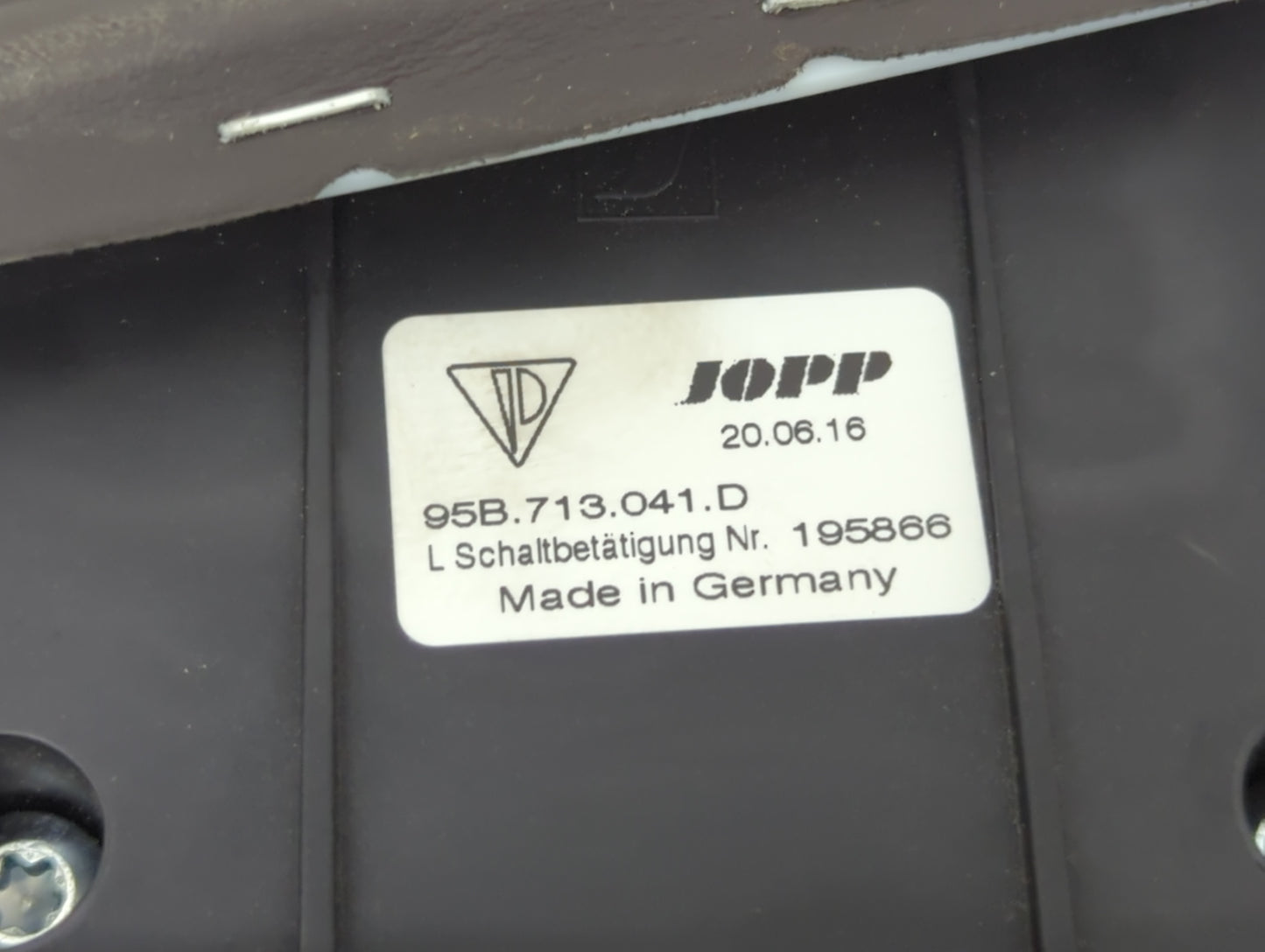 2017 Porsche Macan Floor Console Assembly Shifter 1451491 - Oemusedautoparts1.com