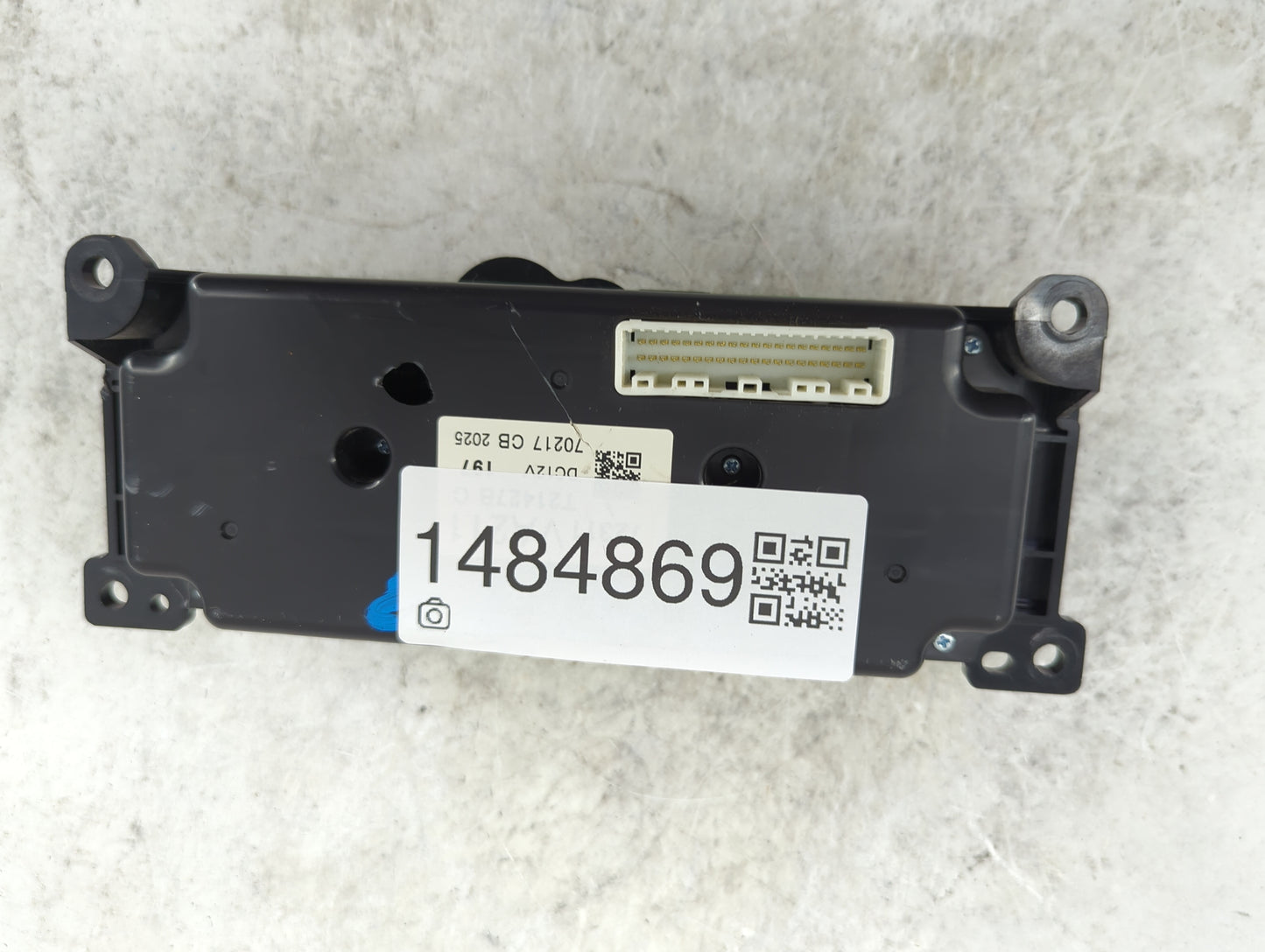 2017 Subaru Wrx Climate Control Module Temperature AC/Heater Replacement P/N:72311FJ470 Fits OEM Used Auto Parts - Oemusedau