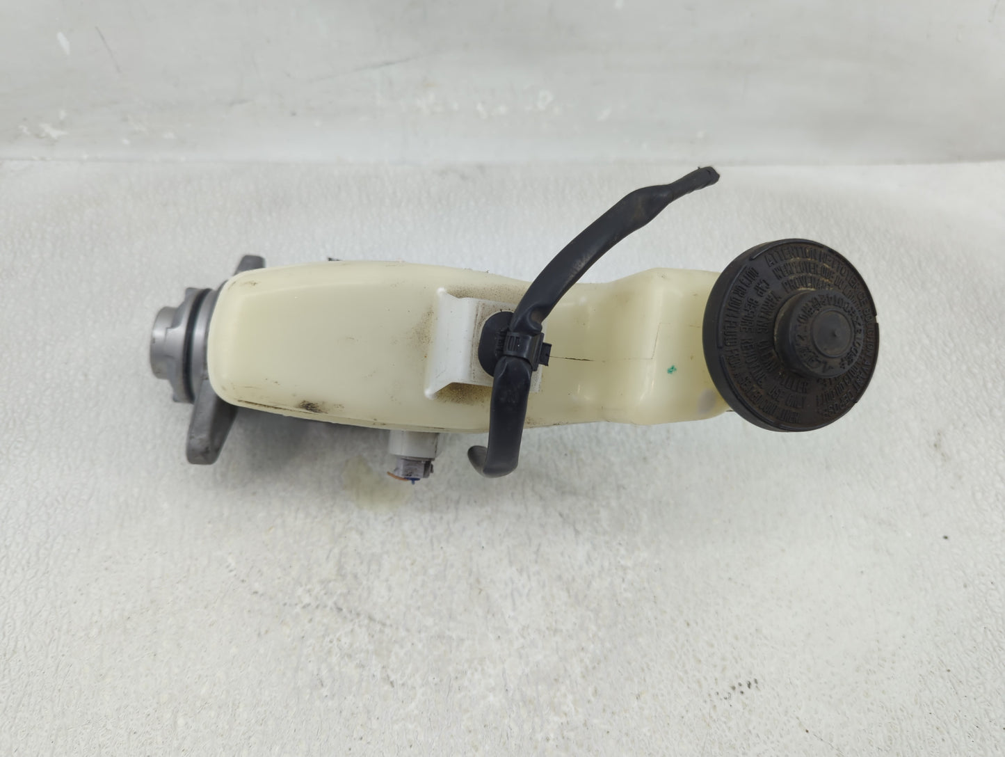 2014-2017 Toyota Camry Brake Master Cylinder - Oemusedautoparts1.com