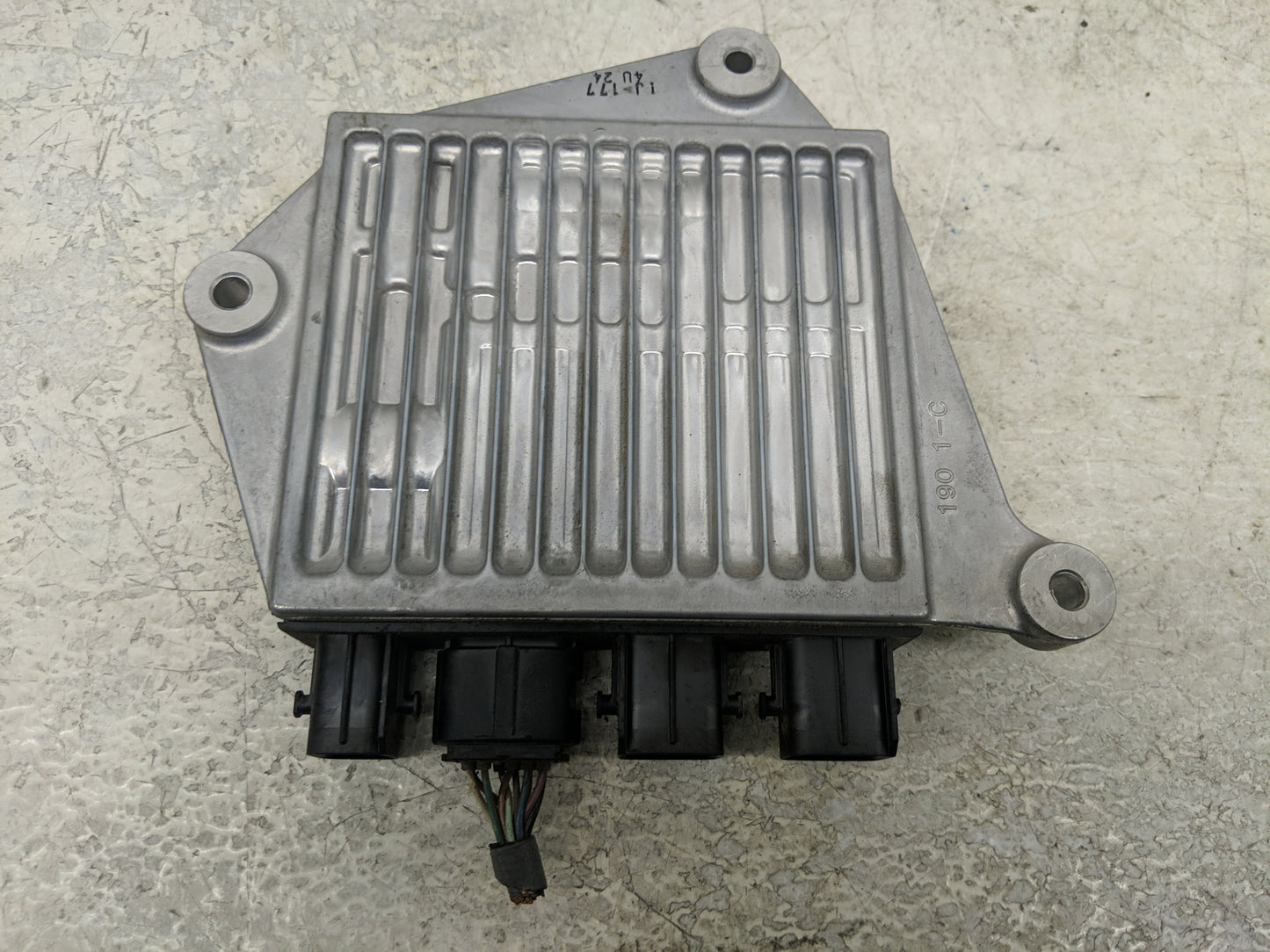 2017-2019 Toyota Highlander Chassis Control Module Ccm Bcm Body Control - Oemusedautoparts1.com