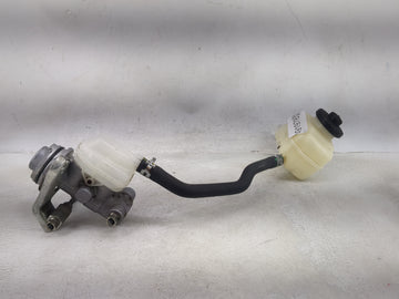 2008-2019 Toyota Highlander Brake Master Cylinder 1491978