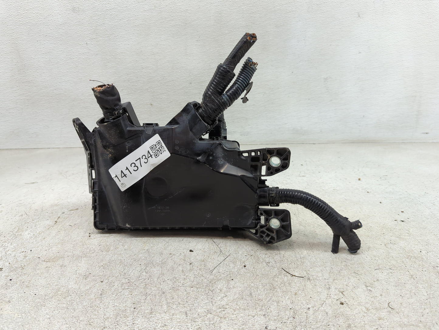 2016-2018 Toyota Prius Fusebox Fuse Box Panel Relay Module P/N:82641-47050-A Fits Fits 2016 2017 2018 OEM Used Auto Parts -