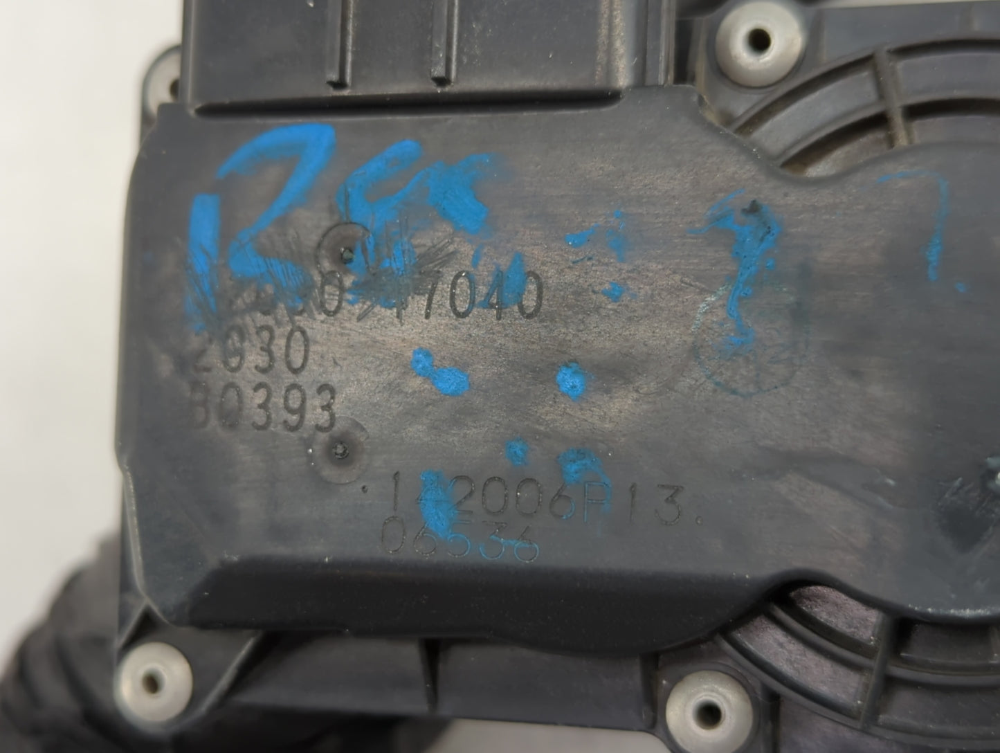 2012-2019 Toyota Prius C Throttle Body P/N:22030-47040 Fits Fits 2012 2013 2014 2015 2016 2017 2018 2019 OEM Used Auto Parts