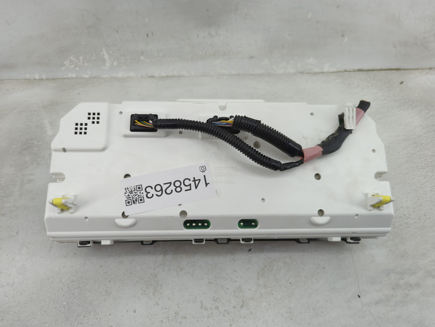 2017 Toyota Sienna Speedometer Instrument Cluster Gauges 1458263 - Oemusedautoparts1.com