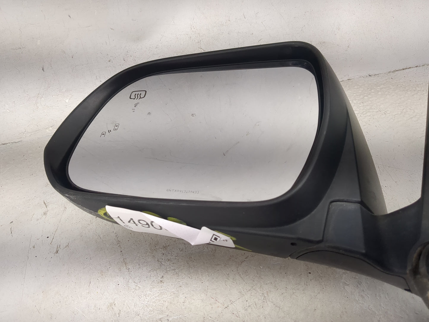 2015-2017 Toyota Sienna Driver Side View Mirror - Left Door Mirror OEM Used - Oemusedautoparts1.com