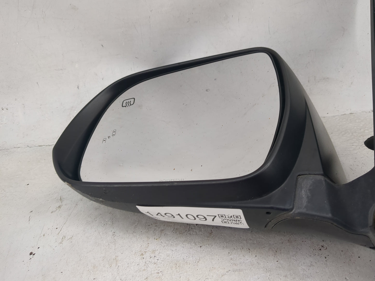 2015-2017 Toyota Sienna Driver Side View Mirror - Left Door Mirror OEM Used - Oemusedautoparts1.com