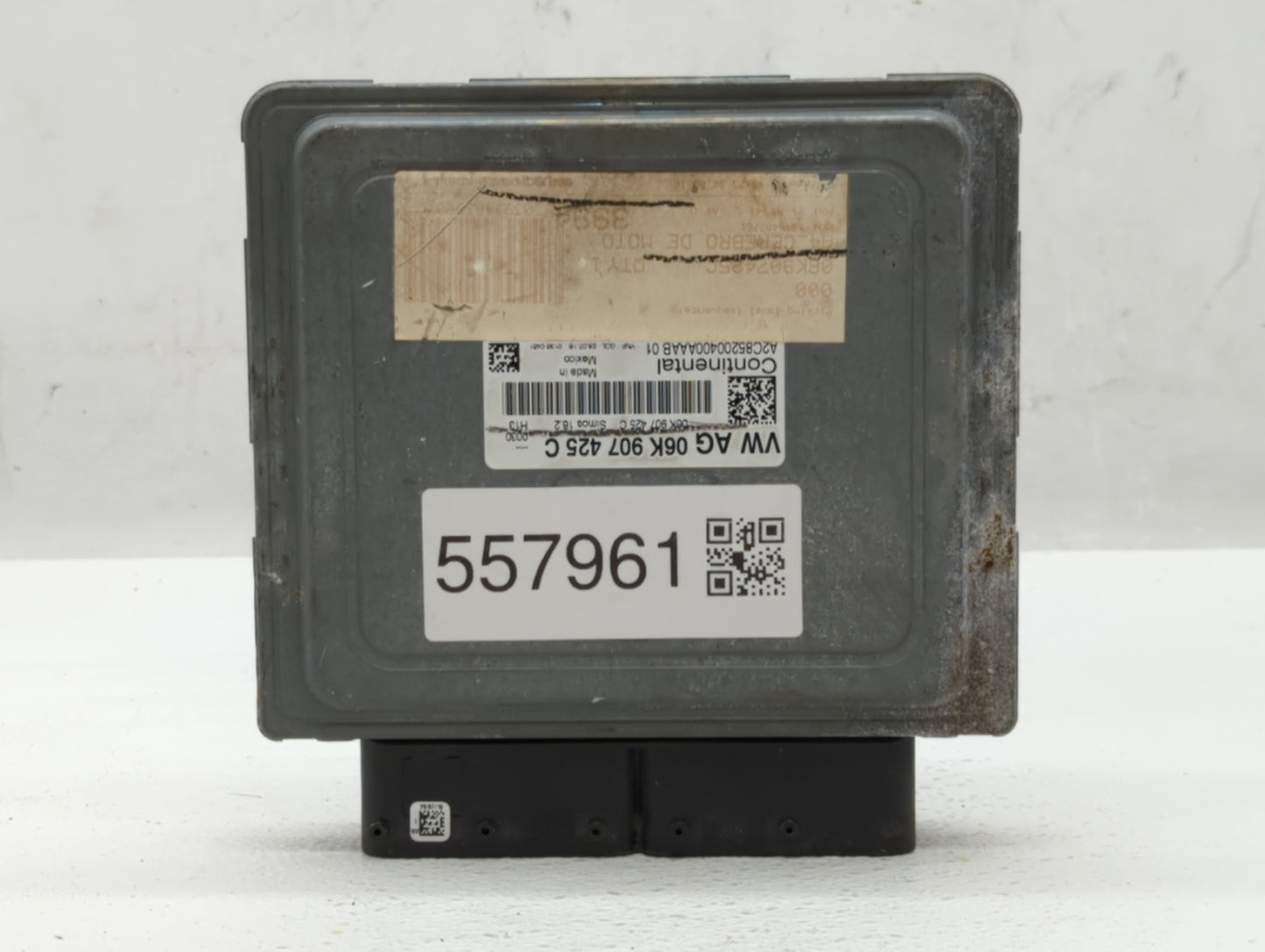 2017 Volkswagen Beetle PCM Engine Control Computer ECU ECM PCU OEM P/N:06K 907 425 C 06K907425C Fits OEM Used Auto Parts - O