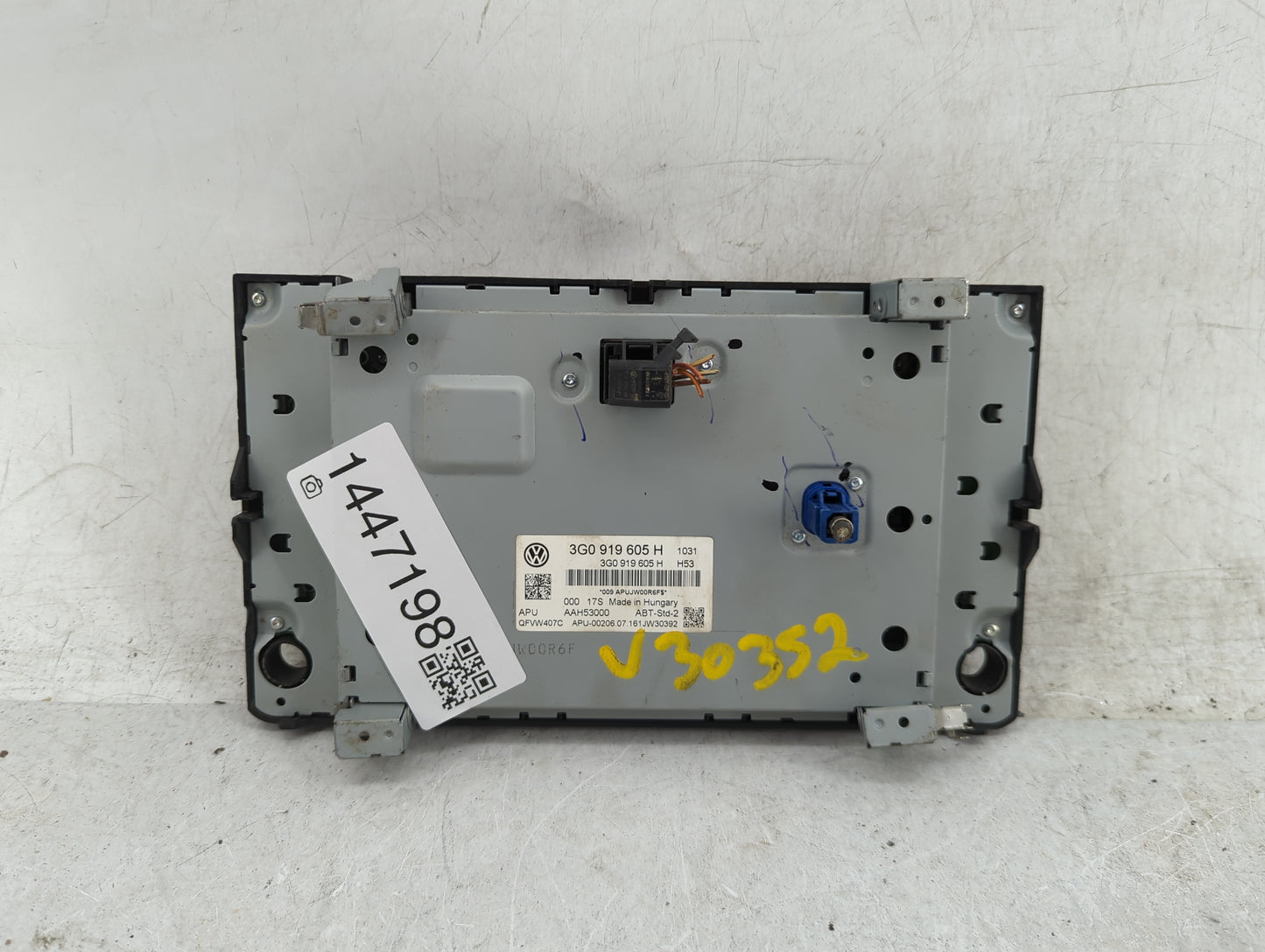 2017 Volkswagen Golf Gti Information Display Screen - Oemusedautoparts1.com