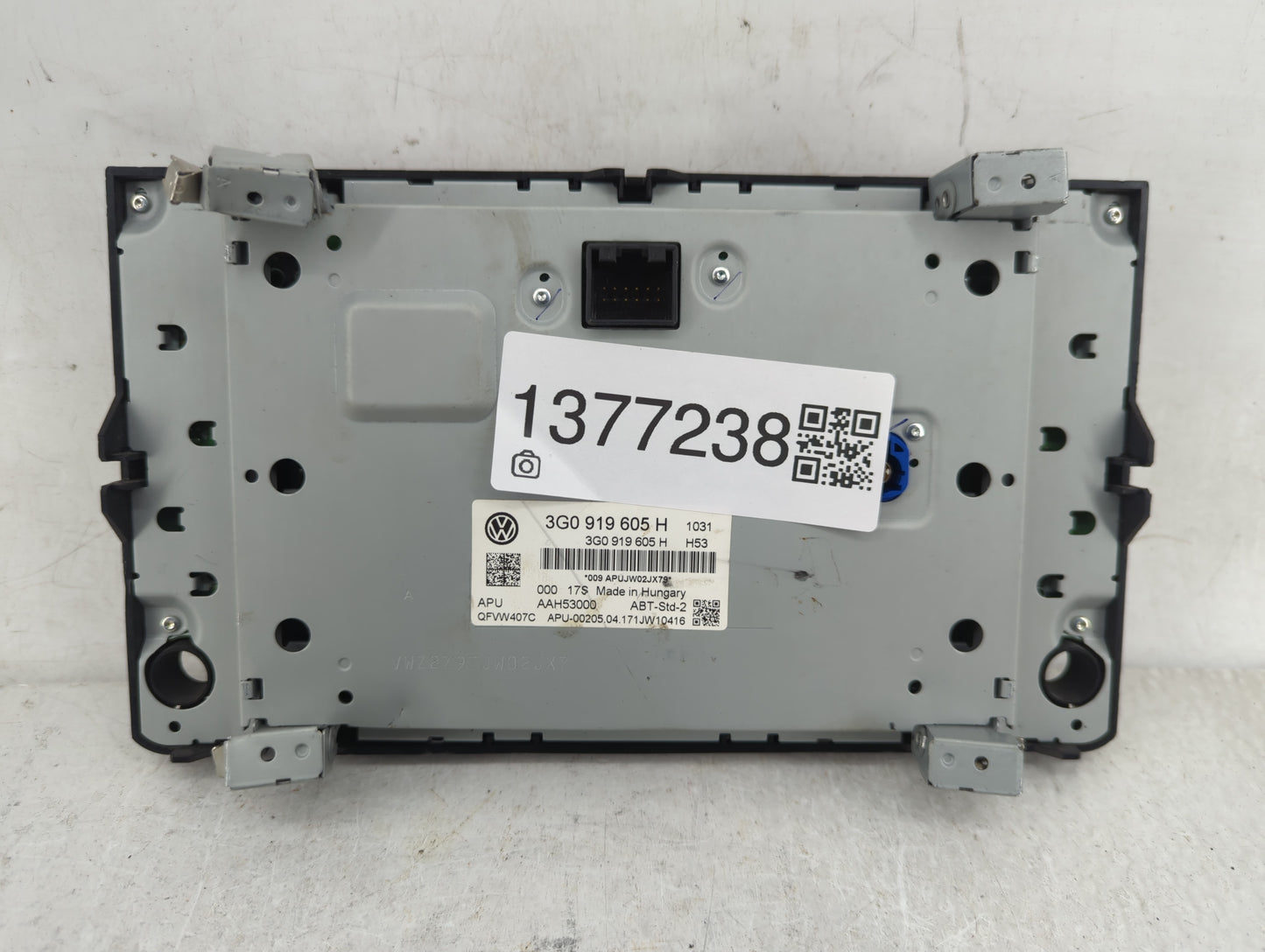 2016-2017 Volkswagen Gti Information Display Screen - Oemusedautoparts1.com