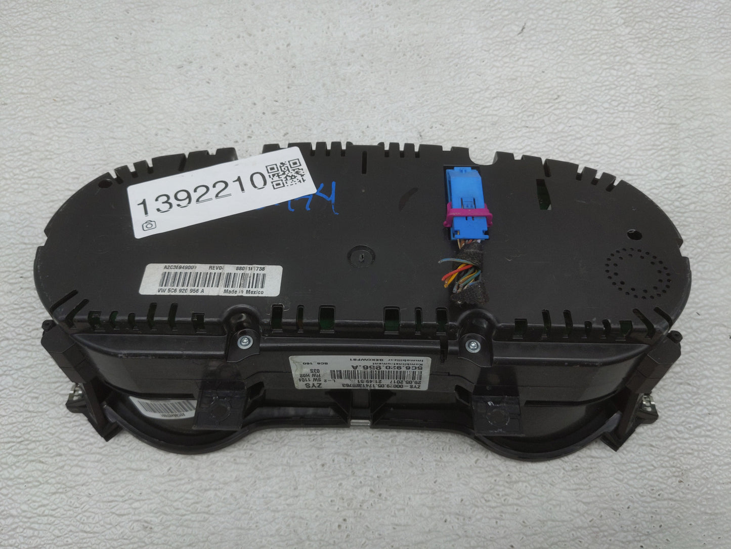 2016-2018 Volkswagen Jetta Instrument Cluster Speedometer Gauges P/N:5C6 920 956 A Fits Fits 2016 2017 2018 OEM Used Auto Pa