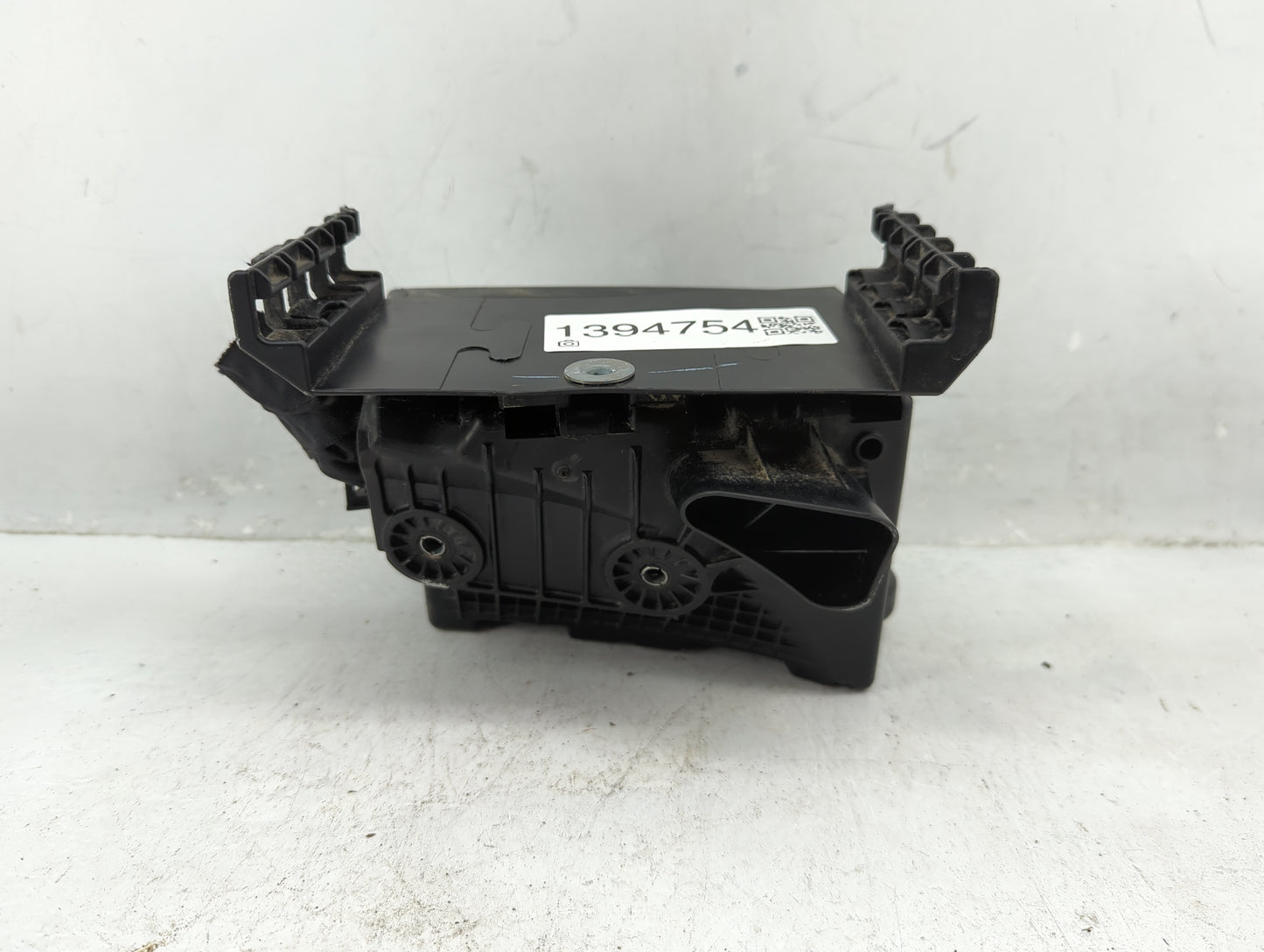 2015-2018 Volkswagen Jetta Fusebox Fuse Box Panel Relay Module P/N:5C0 937 132 A Fits Fits 2015 2016 2017 2018 OEM Used Auto