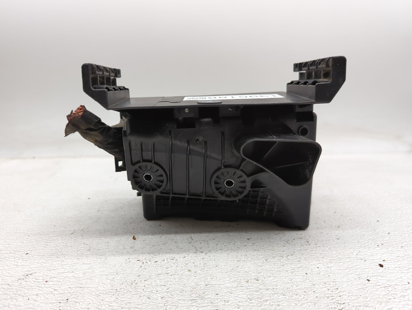 2015-2018 Volkswagen Jetta Fusebox Fuse Box Panel Relay Module P/N:5C0 937 132 A Fits Fits 2015 2016 2017 2018 OEM Used Auto