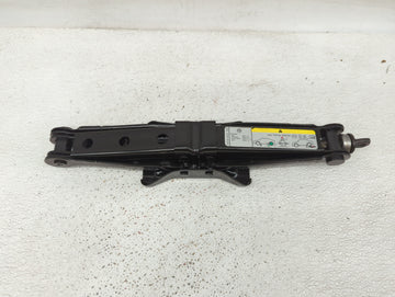 2017 Volkswagen Jetta Spare Scissor Car Jack 1415622