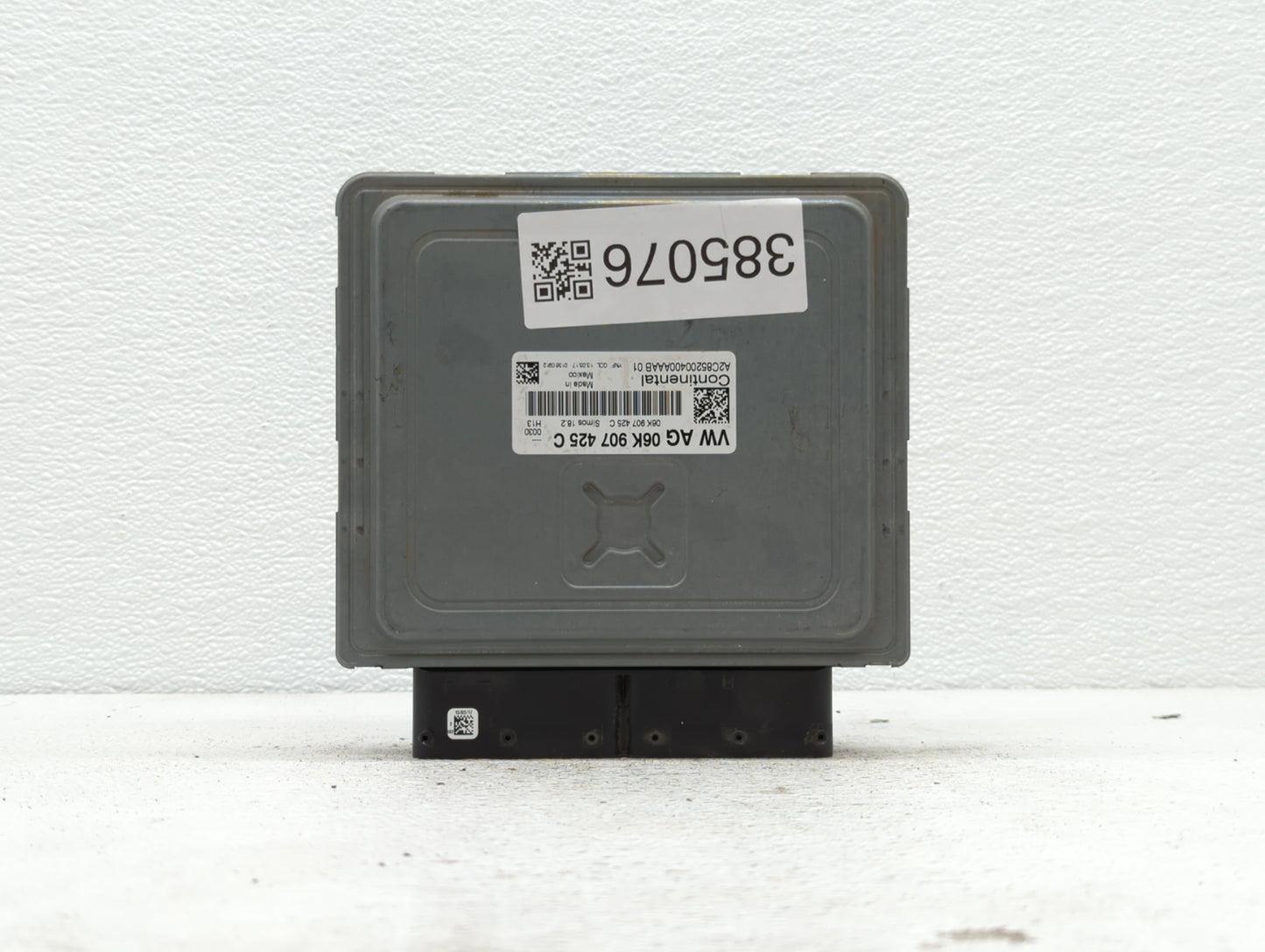 2017 Volkswagen Passat PCM Engine Control Computer ECU ECM PCU OEM P/N:06K 907 425 C Fits OEM Used Auto Parts - Oemusedautop