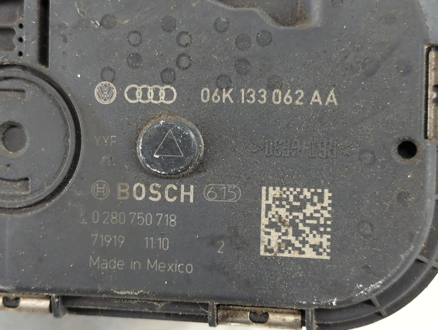 2014-2017 Volkswagen Passat Throttle Body P/N:06K 133 062 AA Fits Fits 2014 2015 2016 2017 OEM Used Auto Parts - Oemusedauto