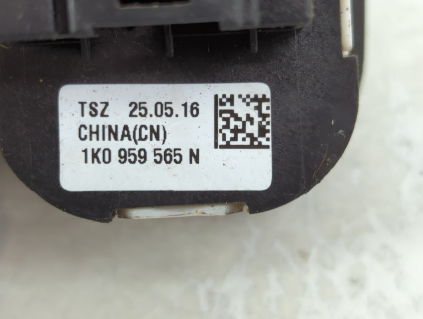 2009-2018 Volkswagen Tiguan Master Power Window Switch Replacement Driver Side Left P/N:1K0 959 565 N 1K0 959 565 K Fits OEM
