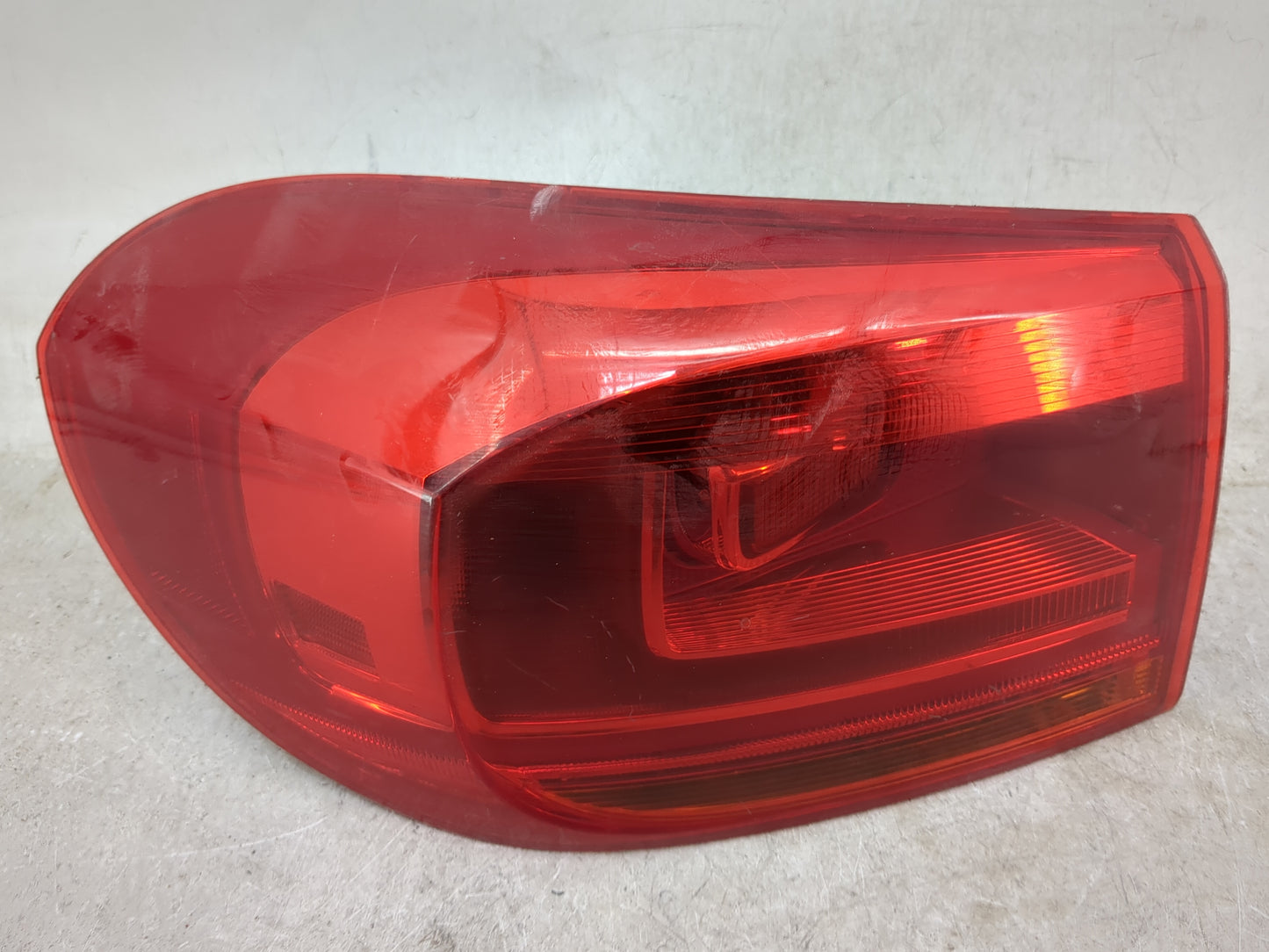 2012-2018 Volkswagen Tiguan Tail Light Assembly Driver Left OEM Fits Fits 2012 2013 2014 2015 2016 2017 2018 OEM Used Auto P