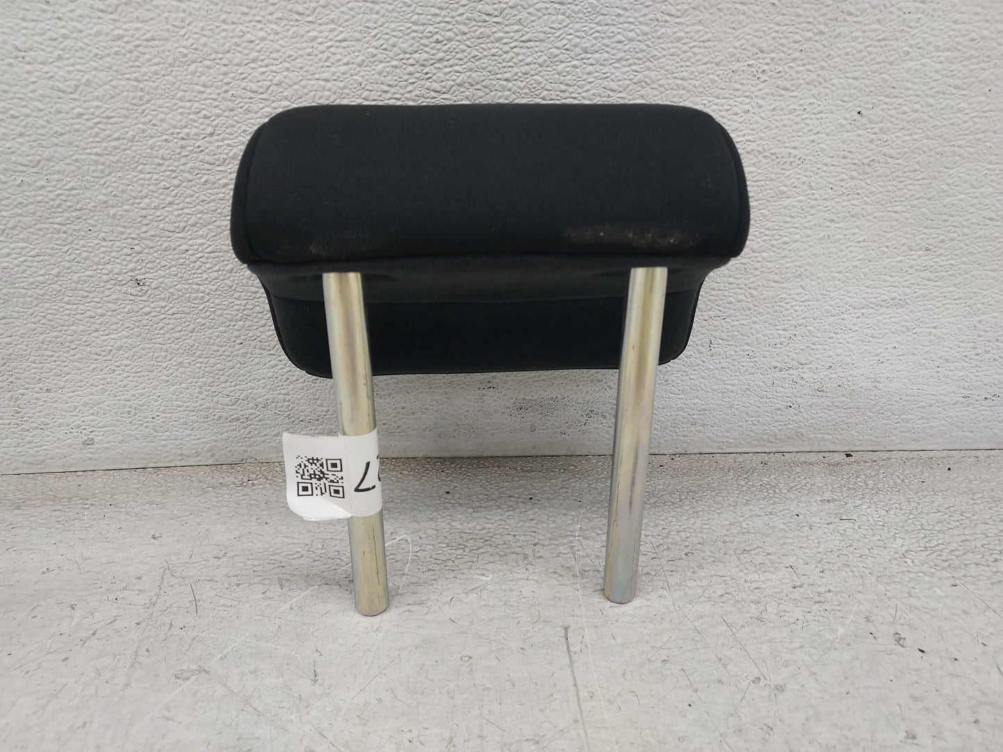 2015-2018 Audi A3 Headrest Head Rest Rear Seat Fits Fits 2015 2016 2017 2018 OEM Used Auto Parts - Oemusedautoparts1.com