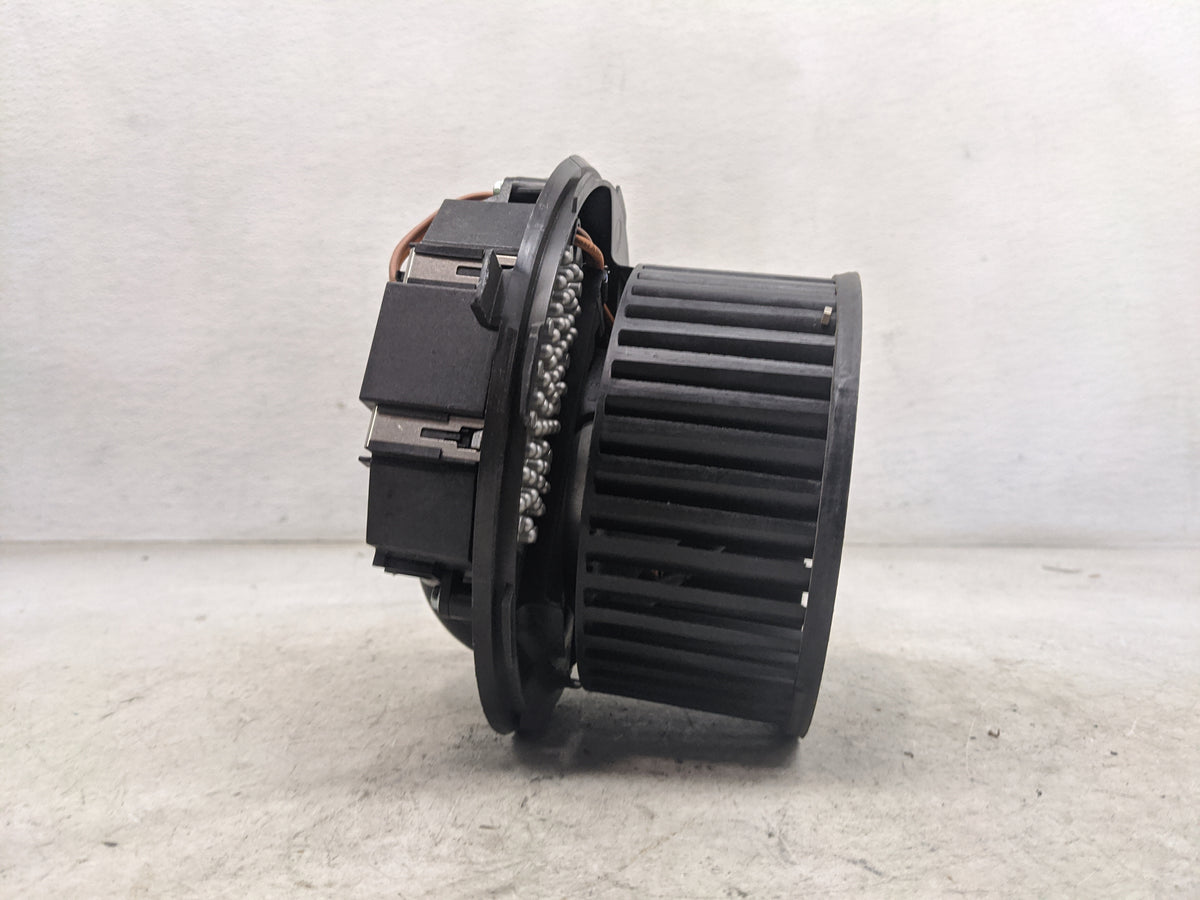 2015-2018 Audi Q3 Heater AC Blower Motor P/N:3C0907521G 1K1820015Q Fits Fits 2015 2016 2017 2018 OEM Used Auto Parts - Oemus