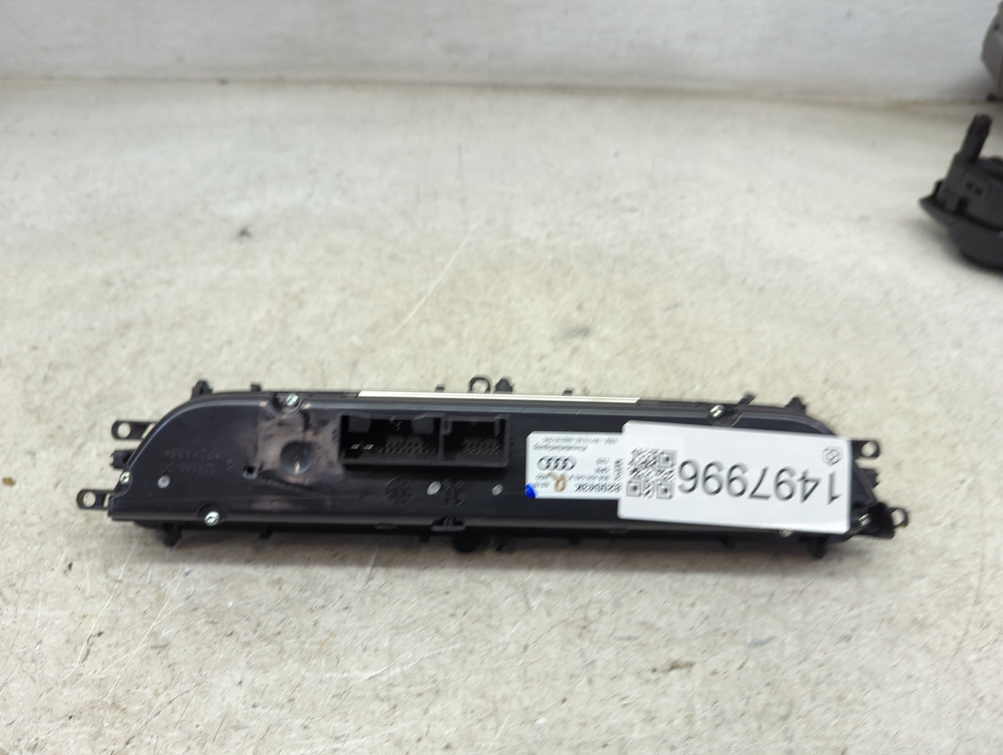2018-2020 Audi Q5 Climate Control Module Temperature AC/Heater Replacement P/N:8W0820043K 8W0820043K H60 Fits OEM Used Auto