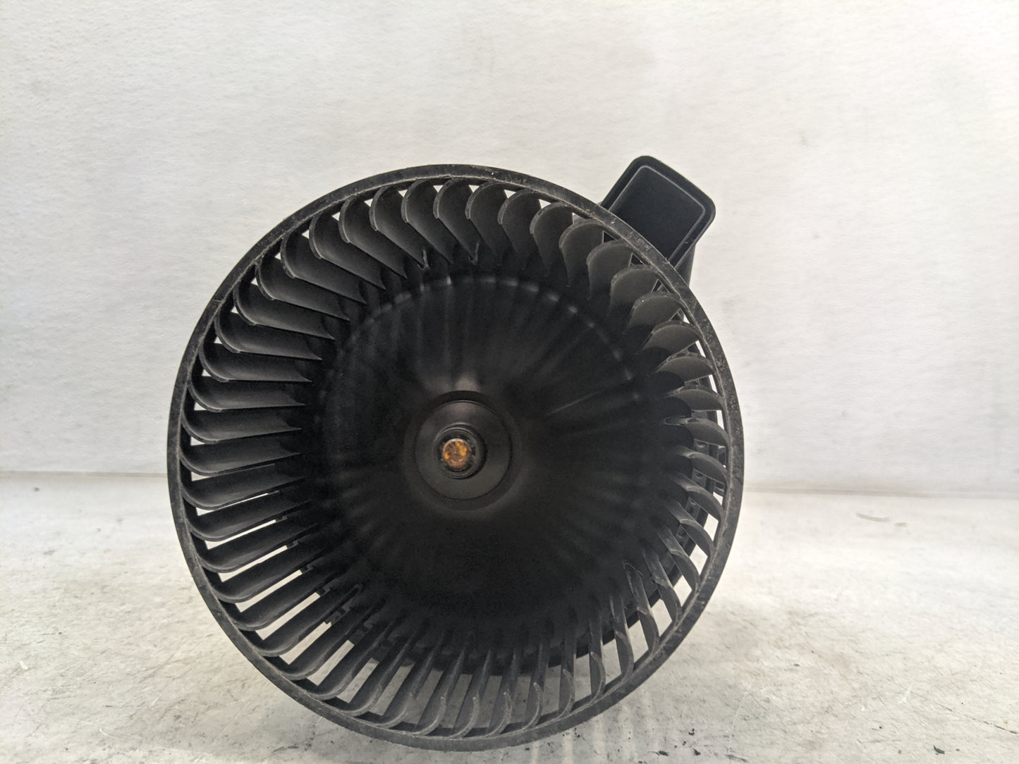 2018 Bmw 530i Heater AC Blower Motor P/N:F011500123 0130309508 Fits OEM Used Auto Parts - Oemusedautoparts1.com