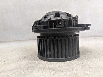 2017-2021 Bmw M240i Heater AC Blower Motor P/N:9319919-01 T954493-A Fits Fits 2012 2013 2014 2015 2016 2017 2018 2019 2020 2021 OEM Used Auto Parts