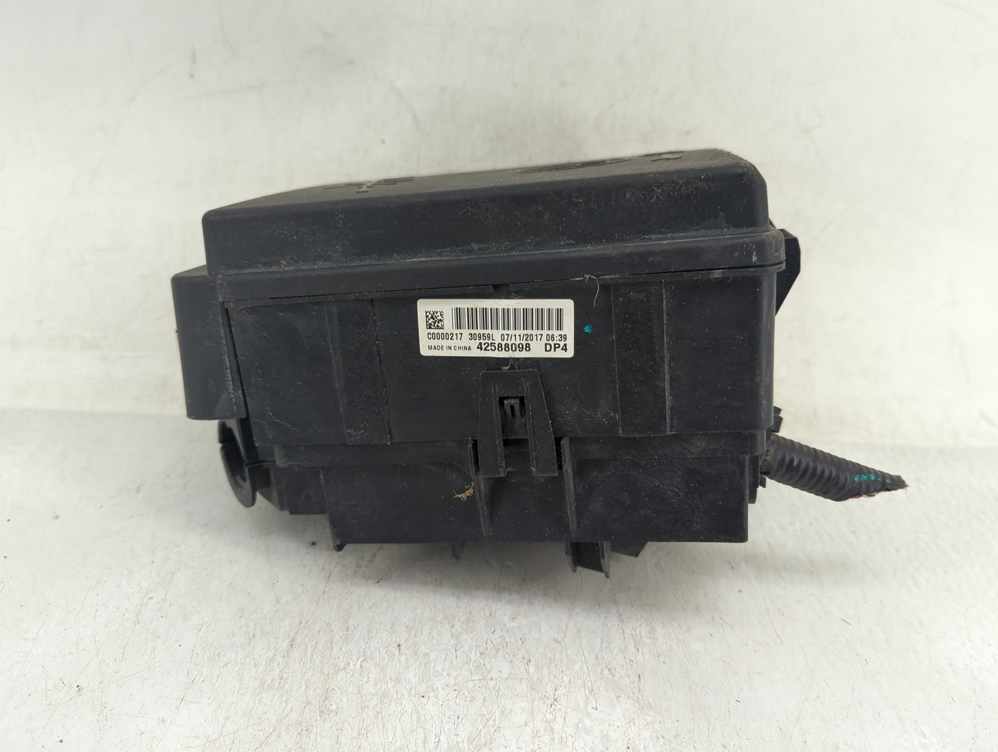 2018-2020 Buick Encore Fusebox Fuse Box Panel Relay Module P/N:42588098 Fits Fits 2018 2019 2020 OEM Used Auto Parts - Oemus