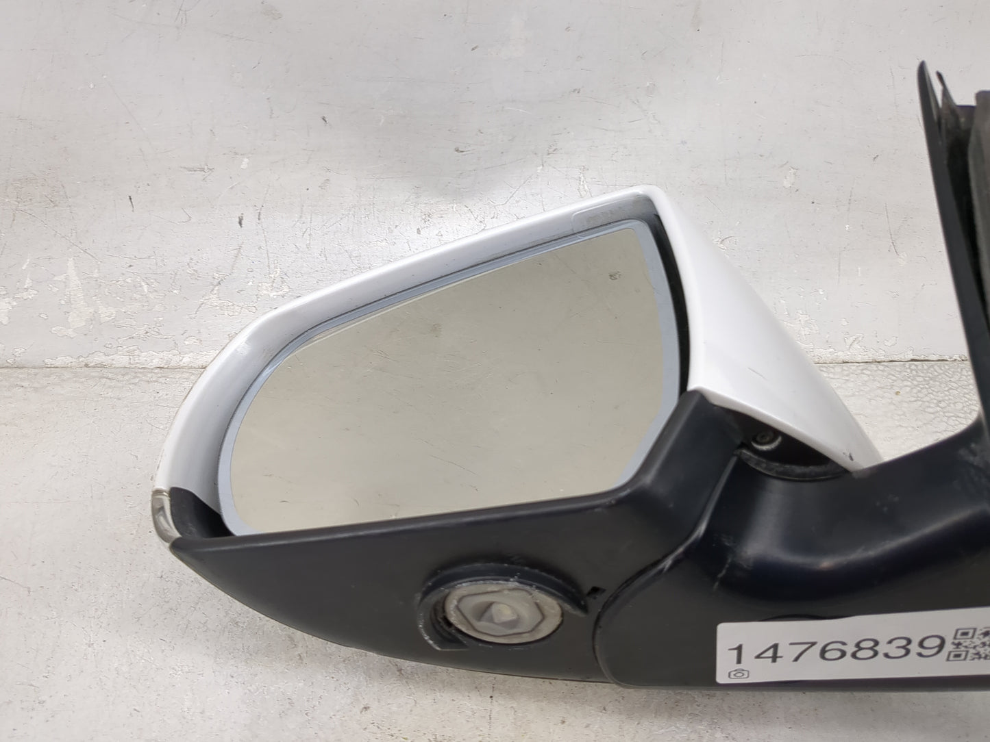 2018 Cadillac Ats Driver Side View Mirror - Left Door Mirror OEM Used - Oemusedautoparts1.com